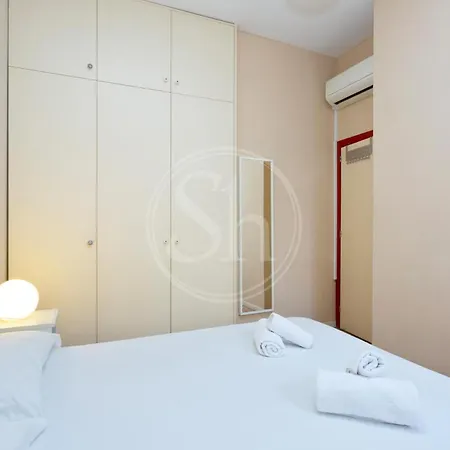 Con Terraza En Poble Sec Apartment *